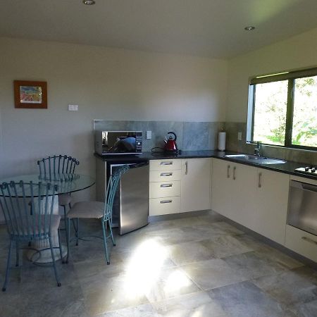 Idyllic Country Garden Guest House Manakau Exterior photo