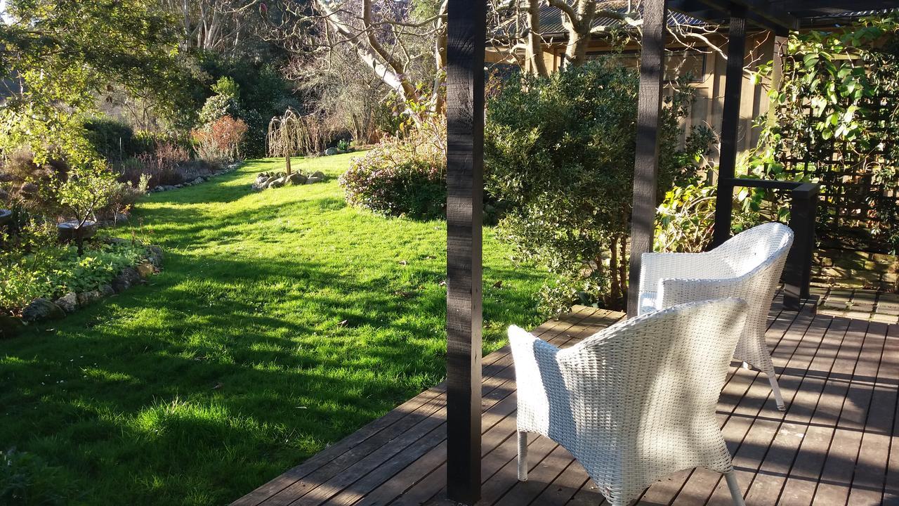 Idyllic Country Garden Guest House Manakau Exterior photo