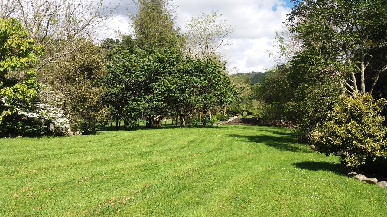 Idyllic Country Garden Guest House Manakau Exterior photo