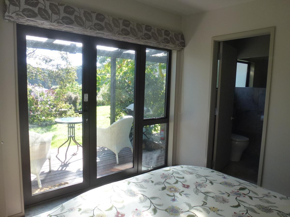 Idyllic Country Garden Guest House Manakau Exterior photo