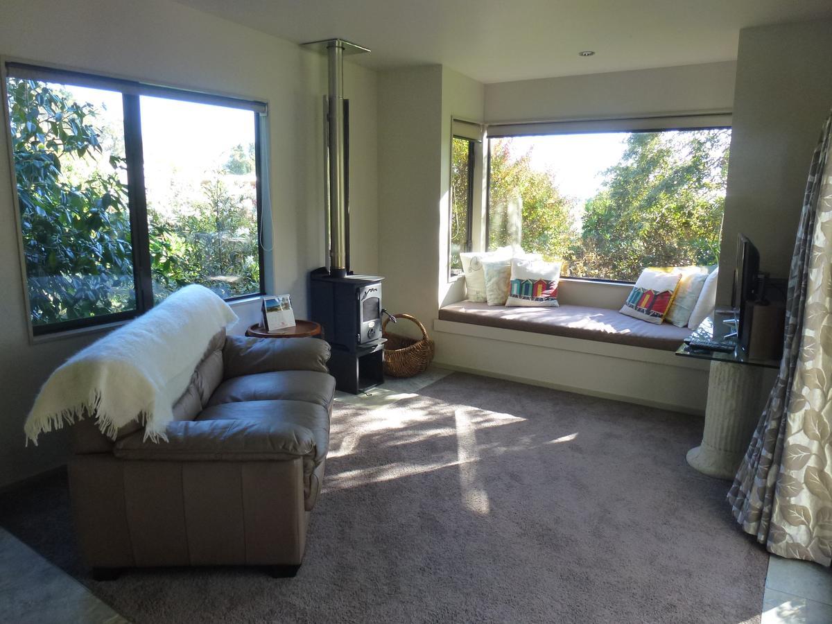 Idyllic Country Garden Guest House Manakau Exterior photo