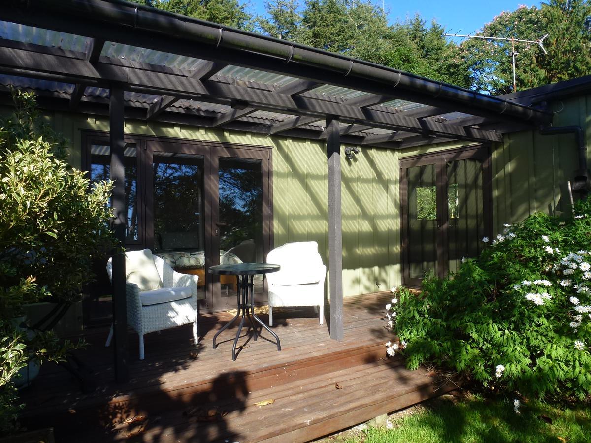 Idyllic Country Garden Guest House Manakau Exterior photo